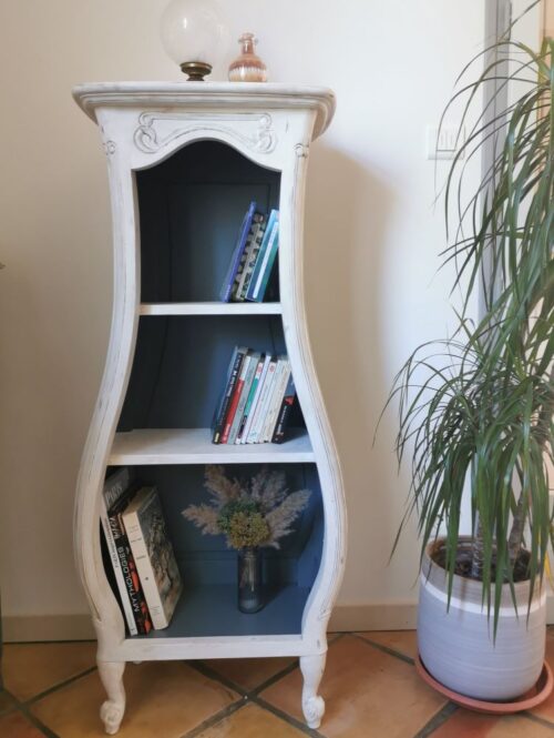 "Alice" Petit meuble haut ou bibliothèque. meuble ancien upcyclé par "Bois de Charme" (Vaucluse) à partir du corps d'une vieille horloge