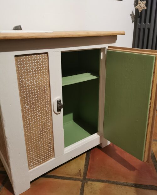 Petit meuble revisité